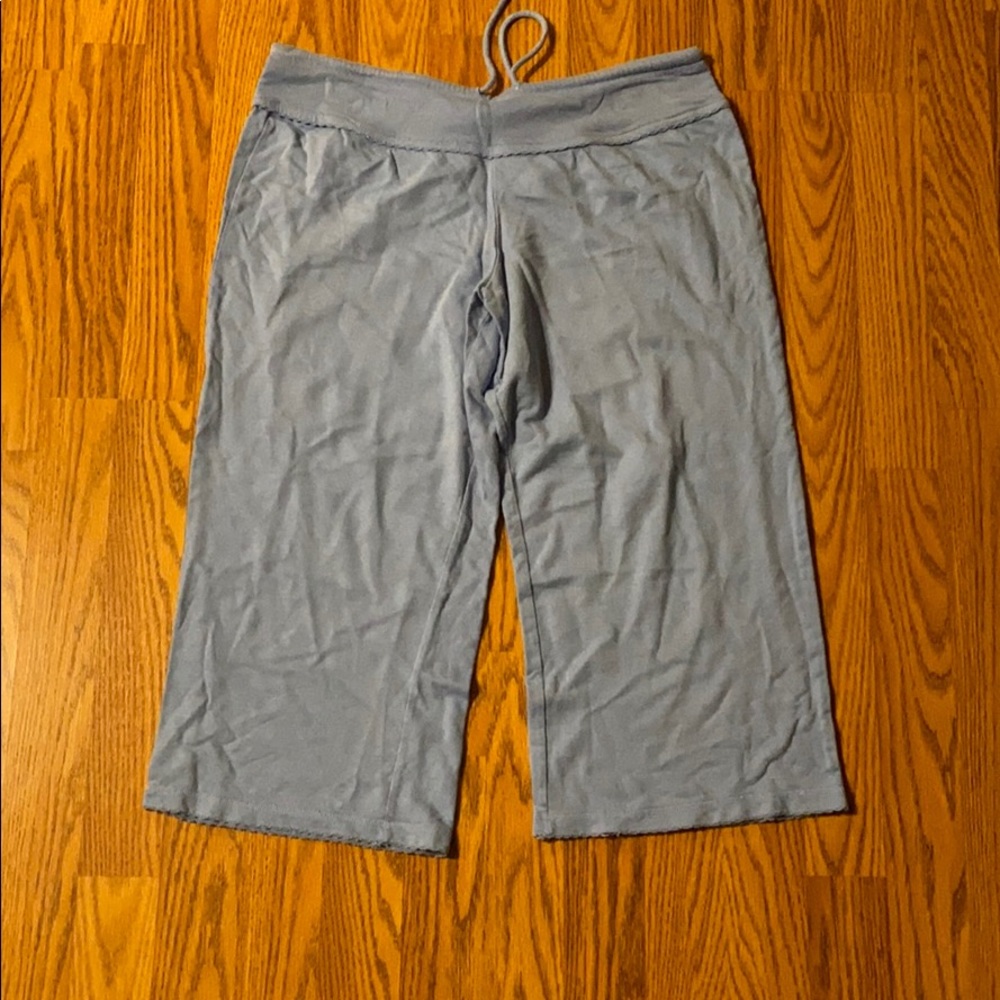 Victoria’s Secret Capri pants